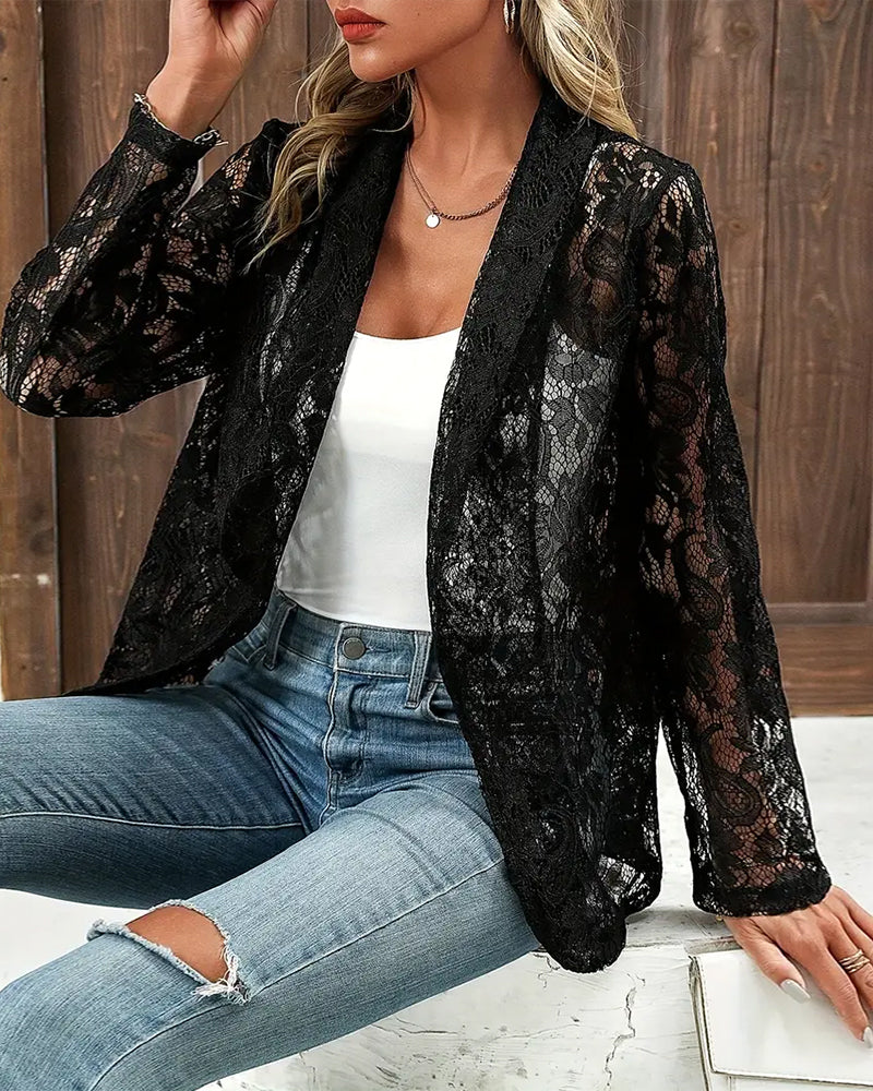 Elegante blazer con bordes en encaje