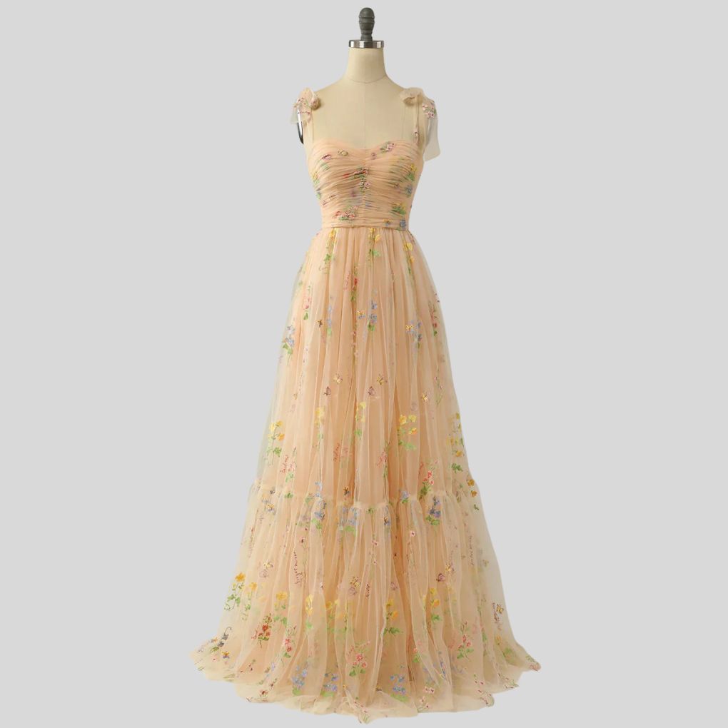 Elegante abito da ballo in tulle ricamato