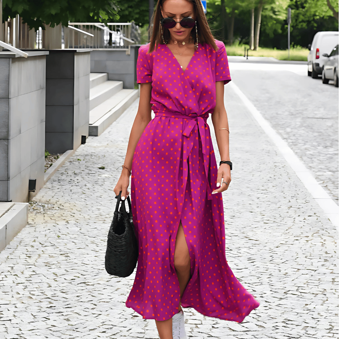 Vestido de mujer con dobladillo dividido y lazos
