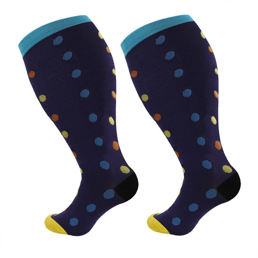 Travel socks with graduated compression