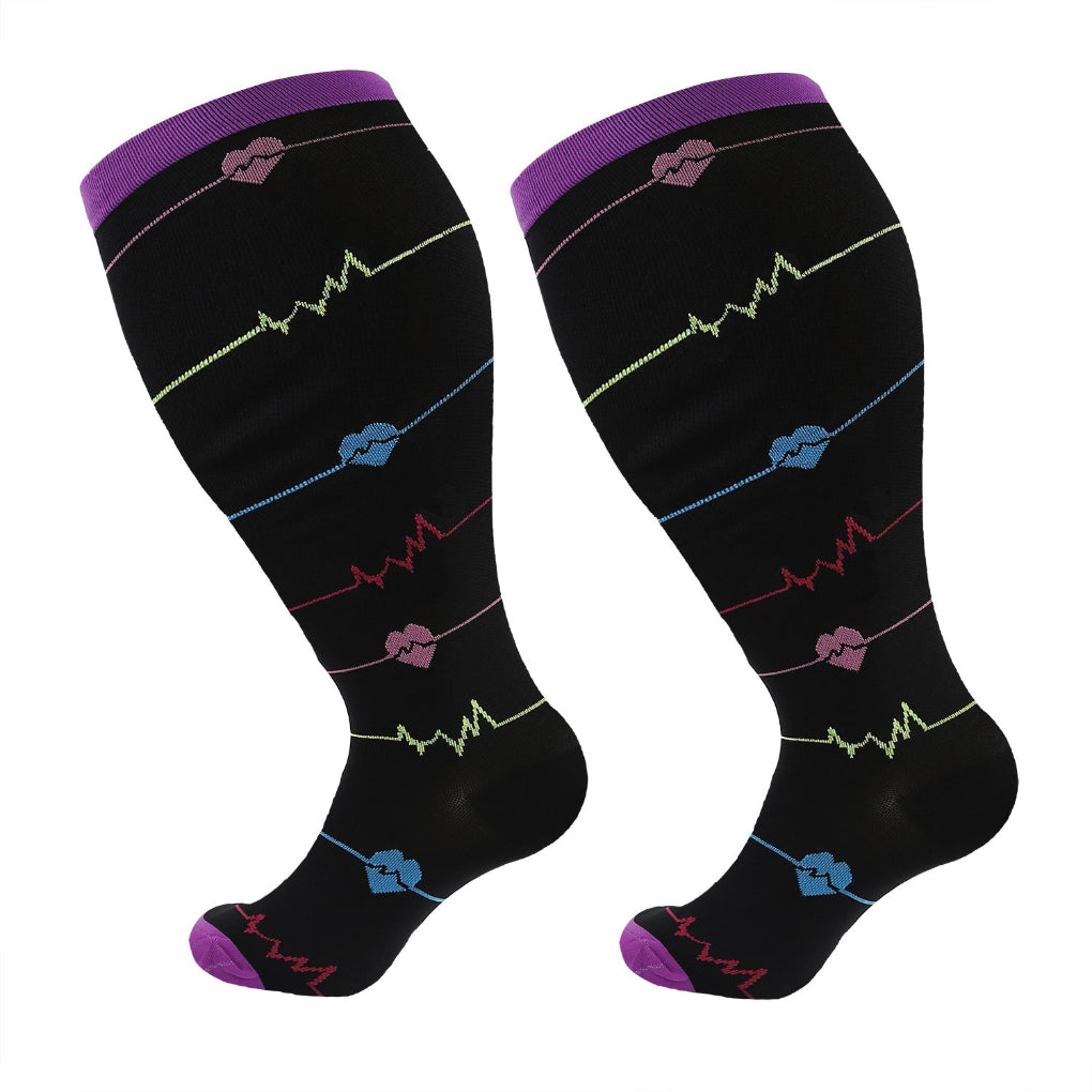 Travel socks with graduated compression