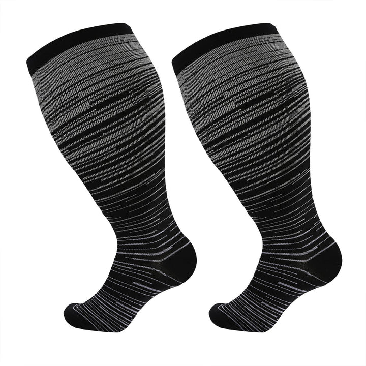 Travel socks with graduated compression