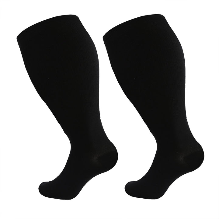 Travel socks with graduated compression