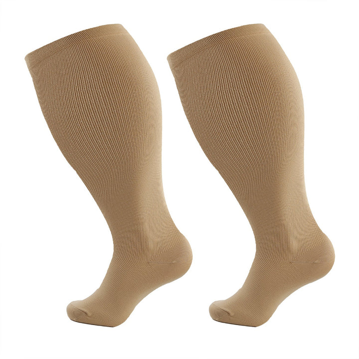 Travel socks with graduated compression