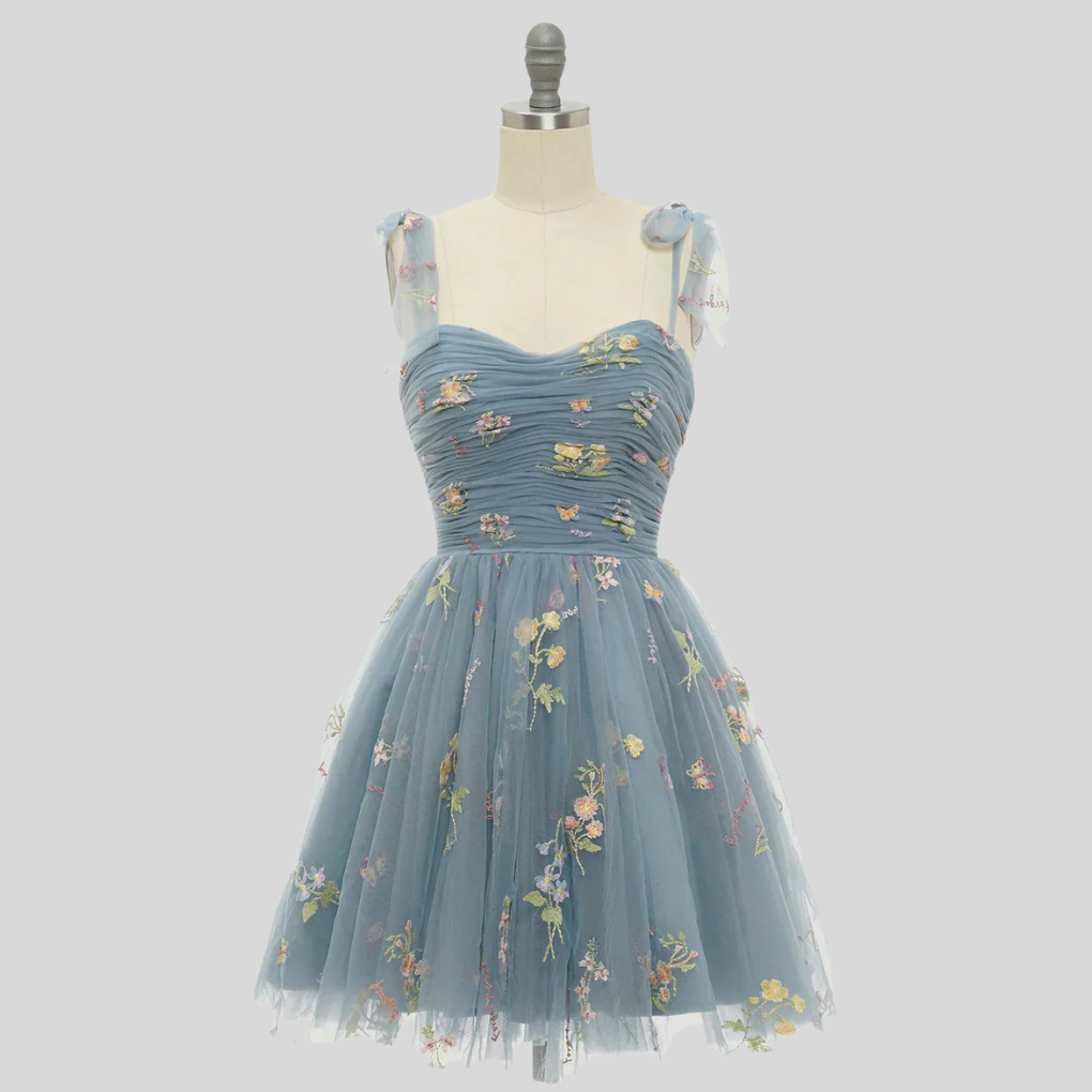 Elegante abito da ballo in tulle ricamato