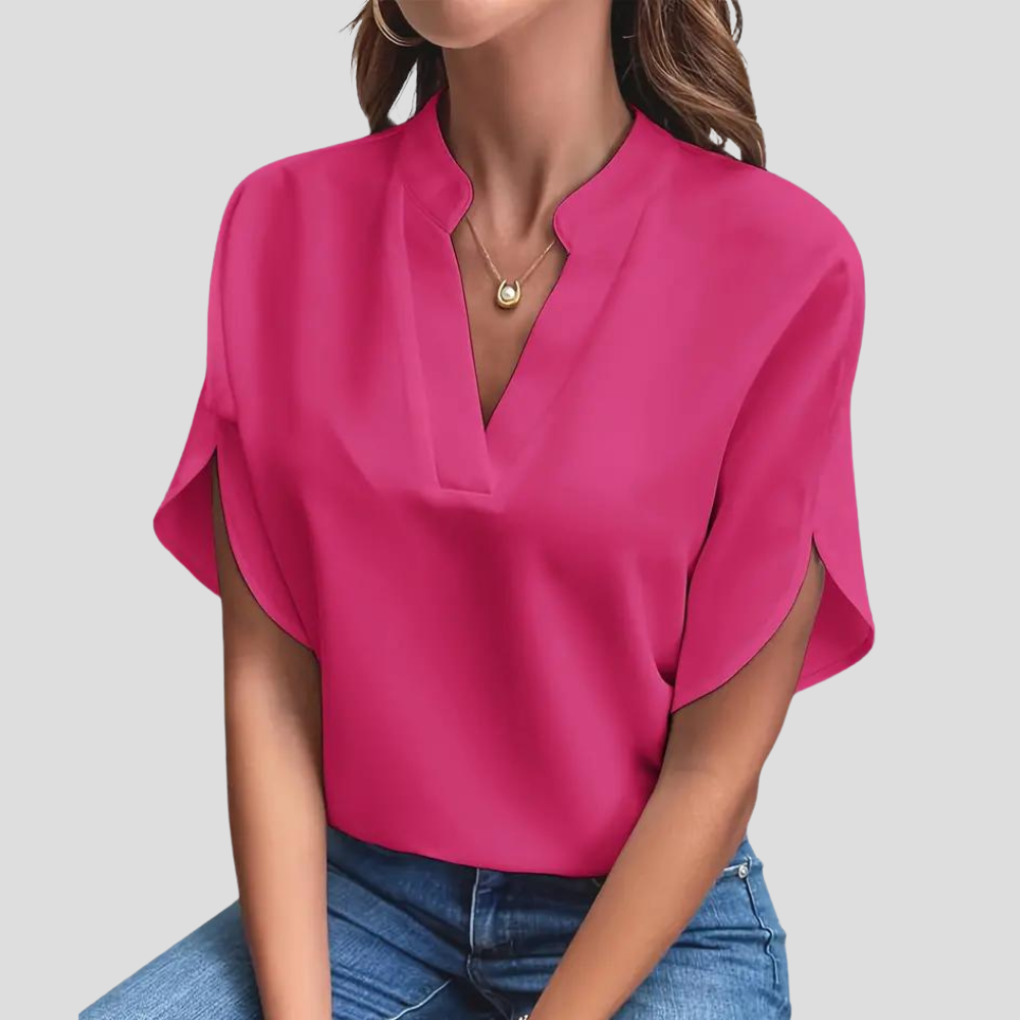 Short-sleeved blouse in light and breathable fabric