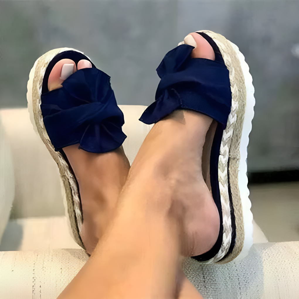 Fashionable orthopedic sandals for women