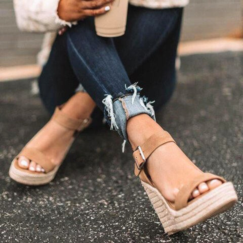 Sandalias con cuña casual para mujer con cinturón en T