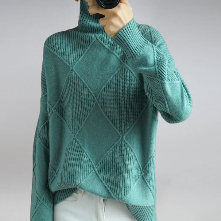 Maglione dolcevita da donna: maglia morbida al tatto con fascino classico