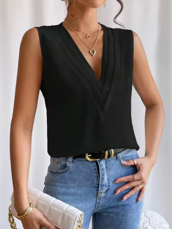 Sleeveless top for women