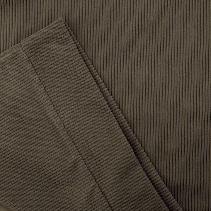 Elegant and comfortable men's ribbed velvet sweater