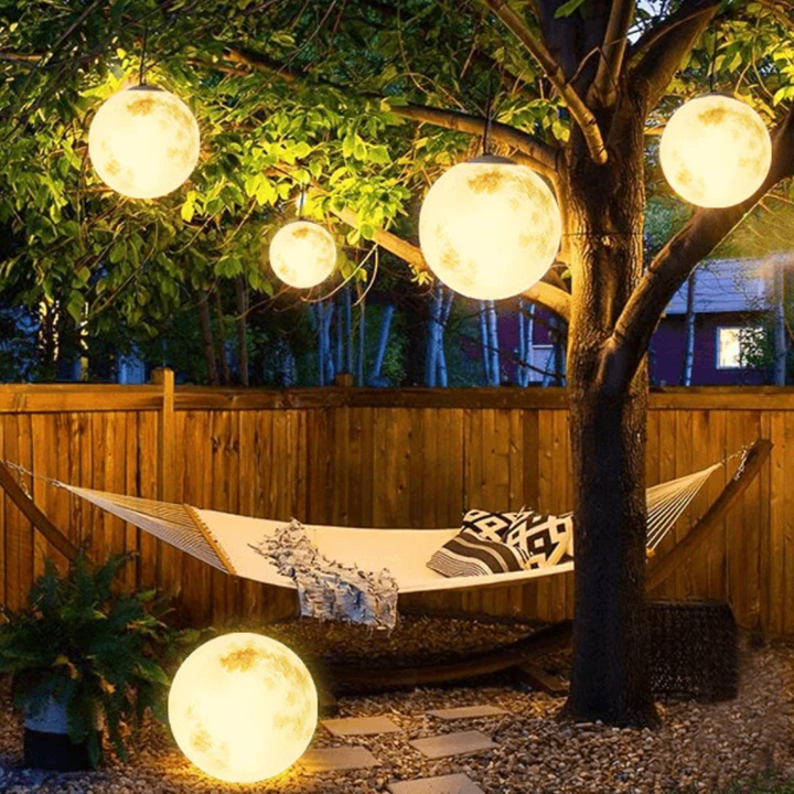Lampada da giardino a forma di luna