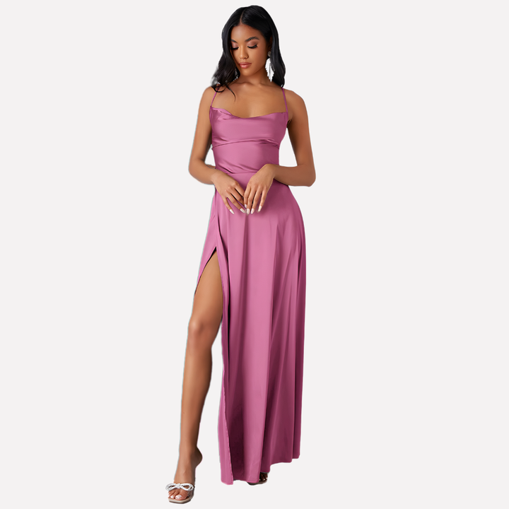 Abito da donna con scollo all'americana