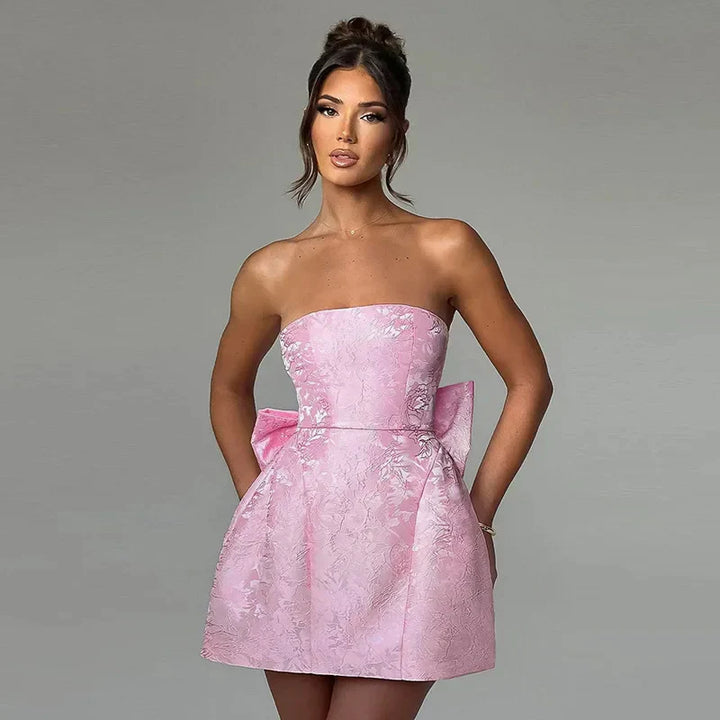 LuxeCharm – Elegant Halter Dress for Evenings