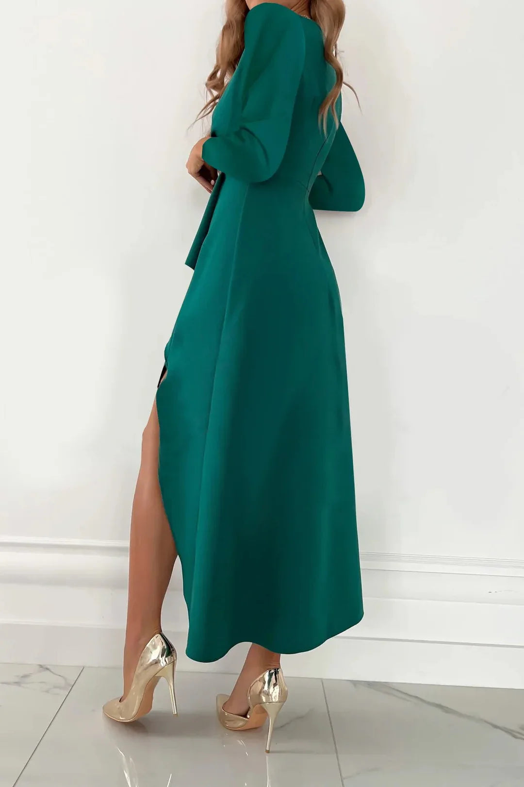Elegant dress for woman