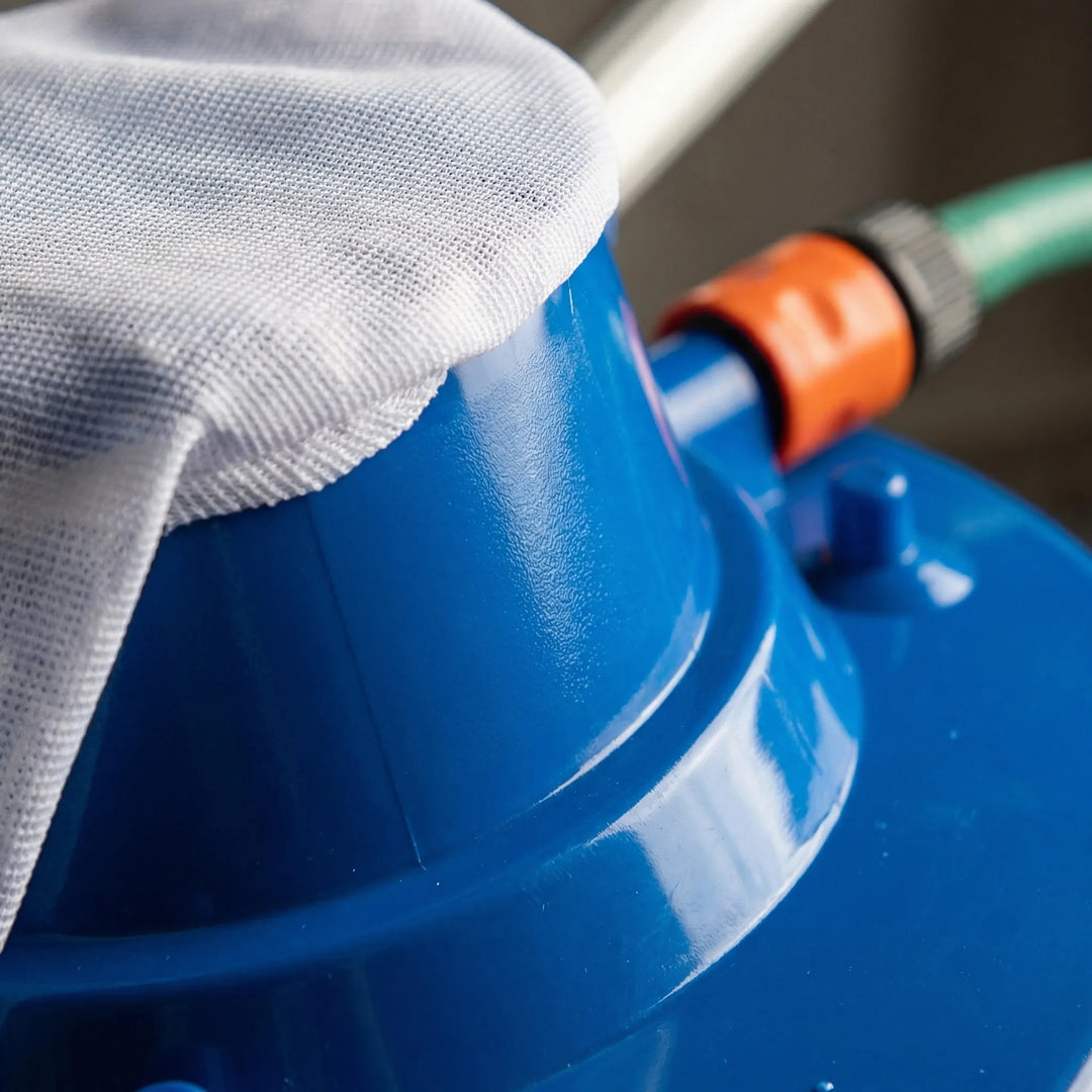 Aquavacx - Aspiratore per il fondo della piscina con tubo flessibile