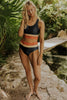 Conjunto de bikini con corte trasero color block