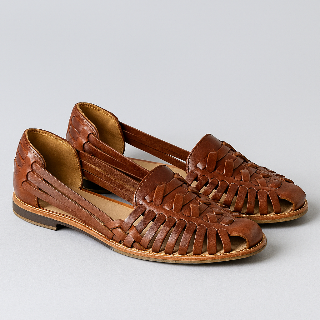 Sandalias mujer con cinturón a punta cerrada