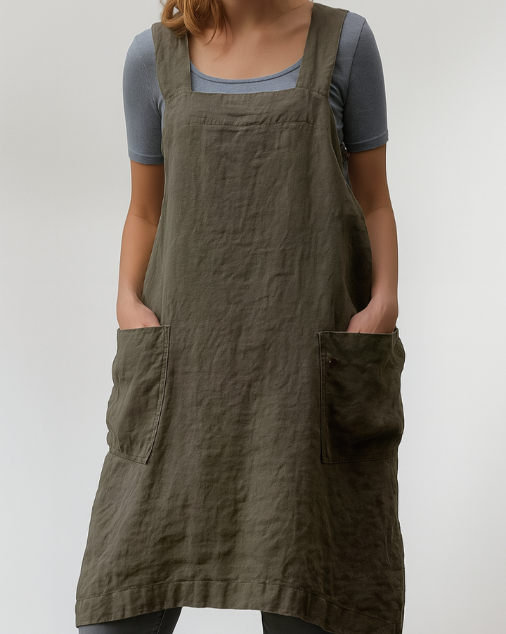 Women's dress in cotton and linen with apron-style pockets