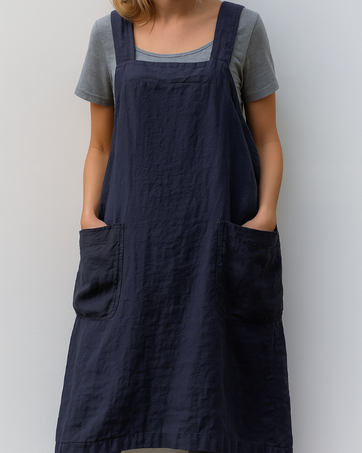 Women's dress in cotton and linen with apron-style pockets