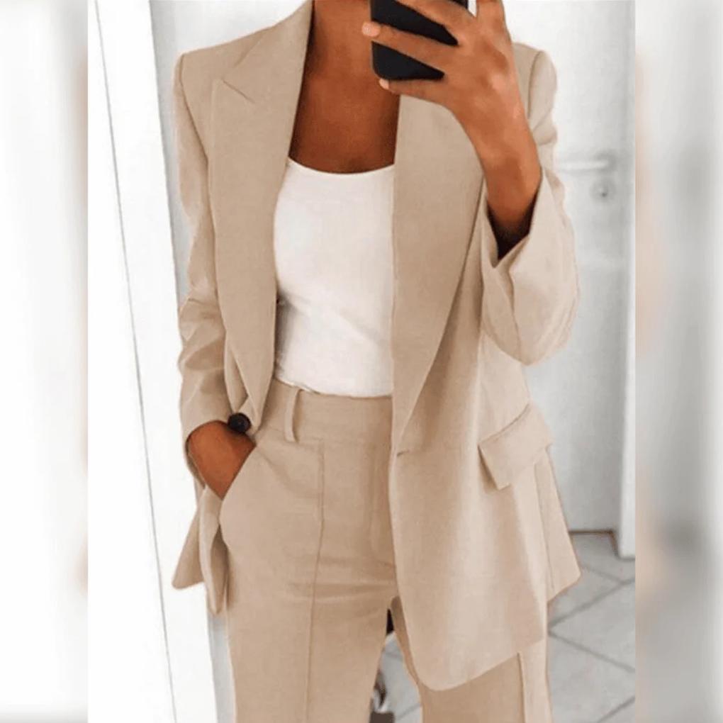 Elegante completo da donna composto da 2 pezzi