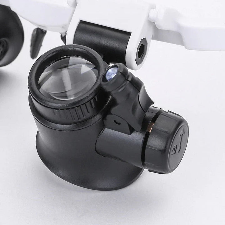 Magnifying glass with LED lighting and adjustable lenses