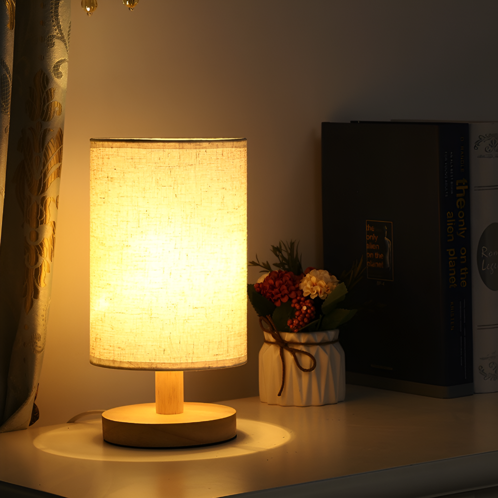 Lampada da comodino moderna in legno
