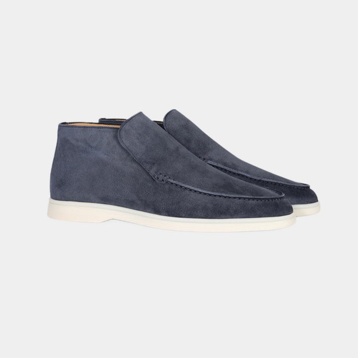 Elegant men's moccasin in calf suede leather