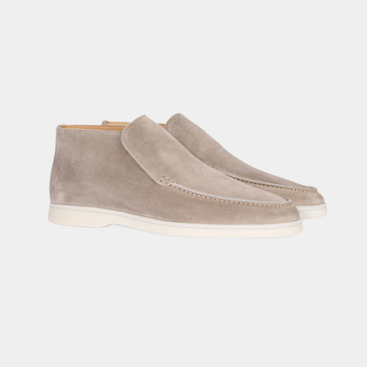 Elegant men's moccasin in calf suede leather