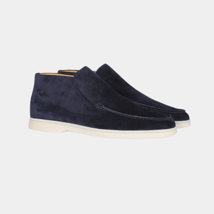 Elegant men's moccasin in calf suede leather