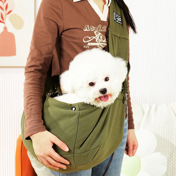 Portable bag for pets for a safe and elegant journey