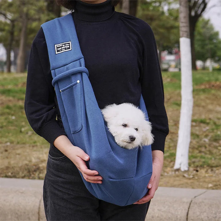 Portable bag for pets for a safe and elegant journey