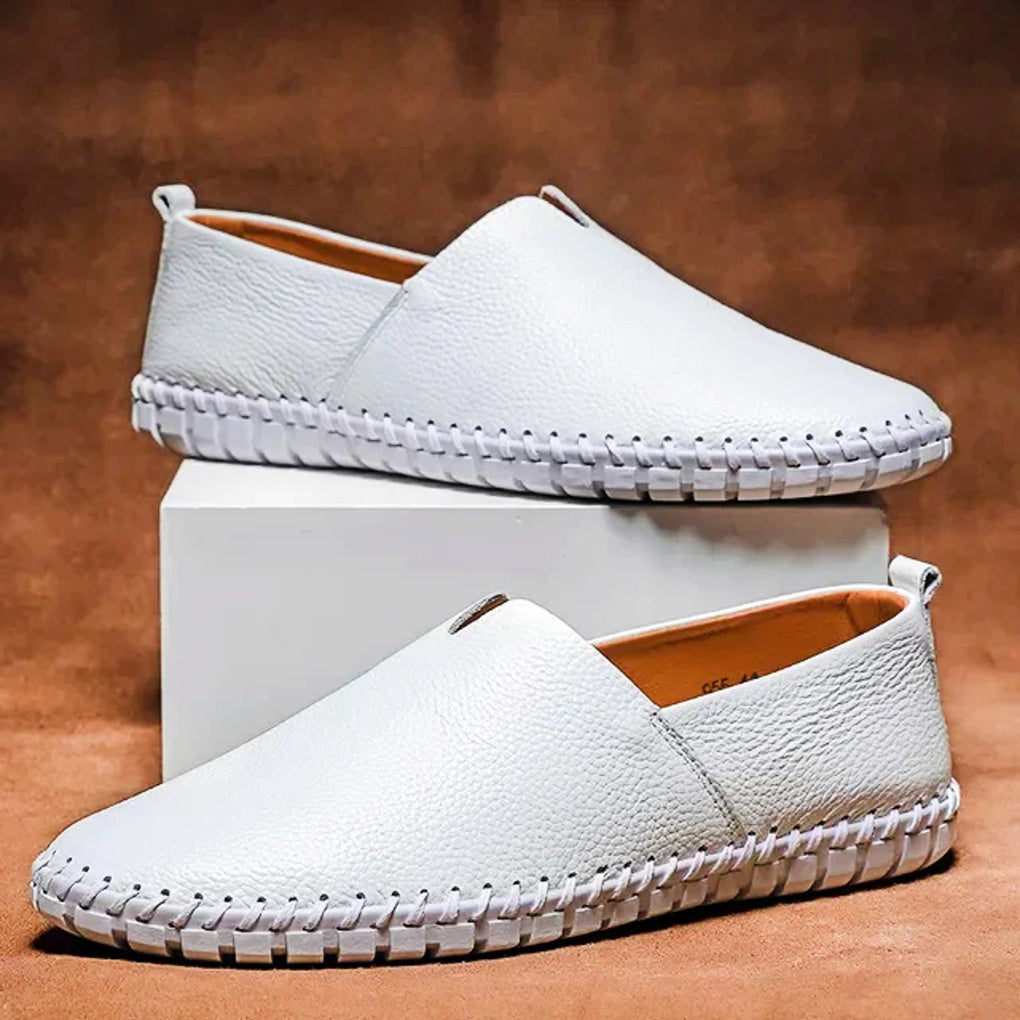 Eleganti mocassini in vera pelle opaca slip-on