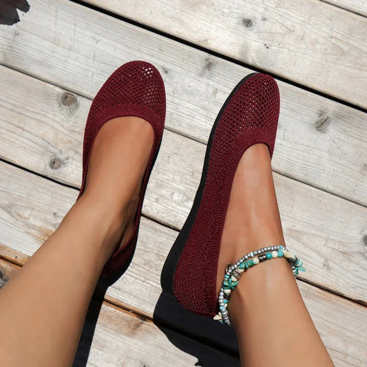 Zapatos bajos de mujer a la moda para un confort veraniego
