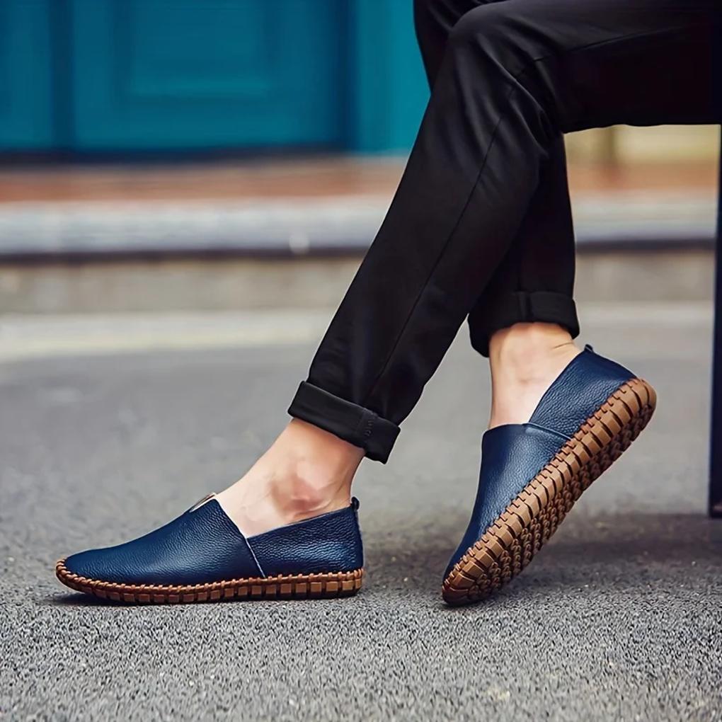 Eleganti mocassini in vera pelle opaca slip-on