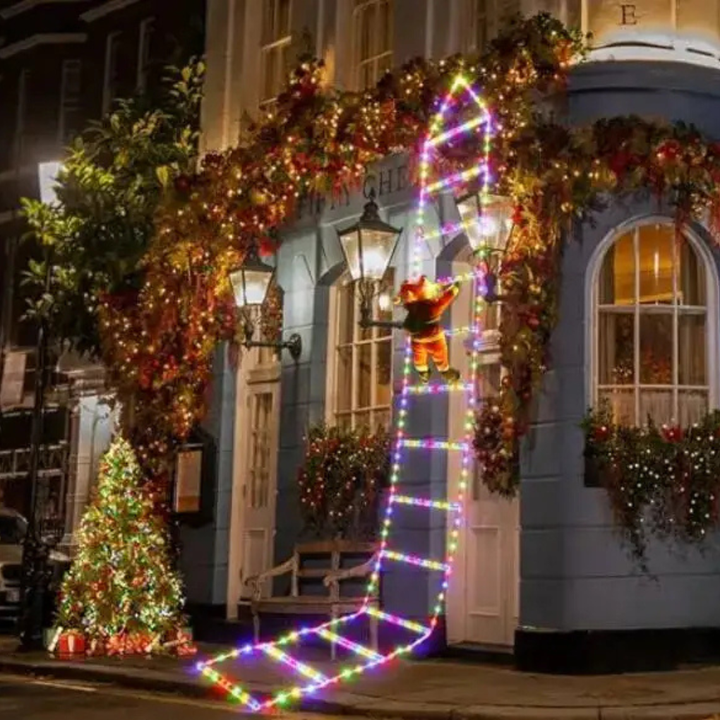 Decorazione di Babbo Natale rampicante