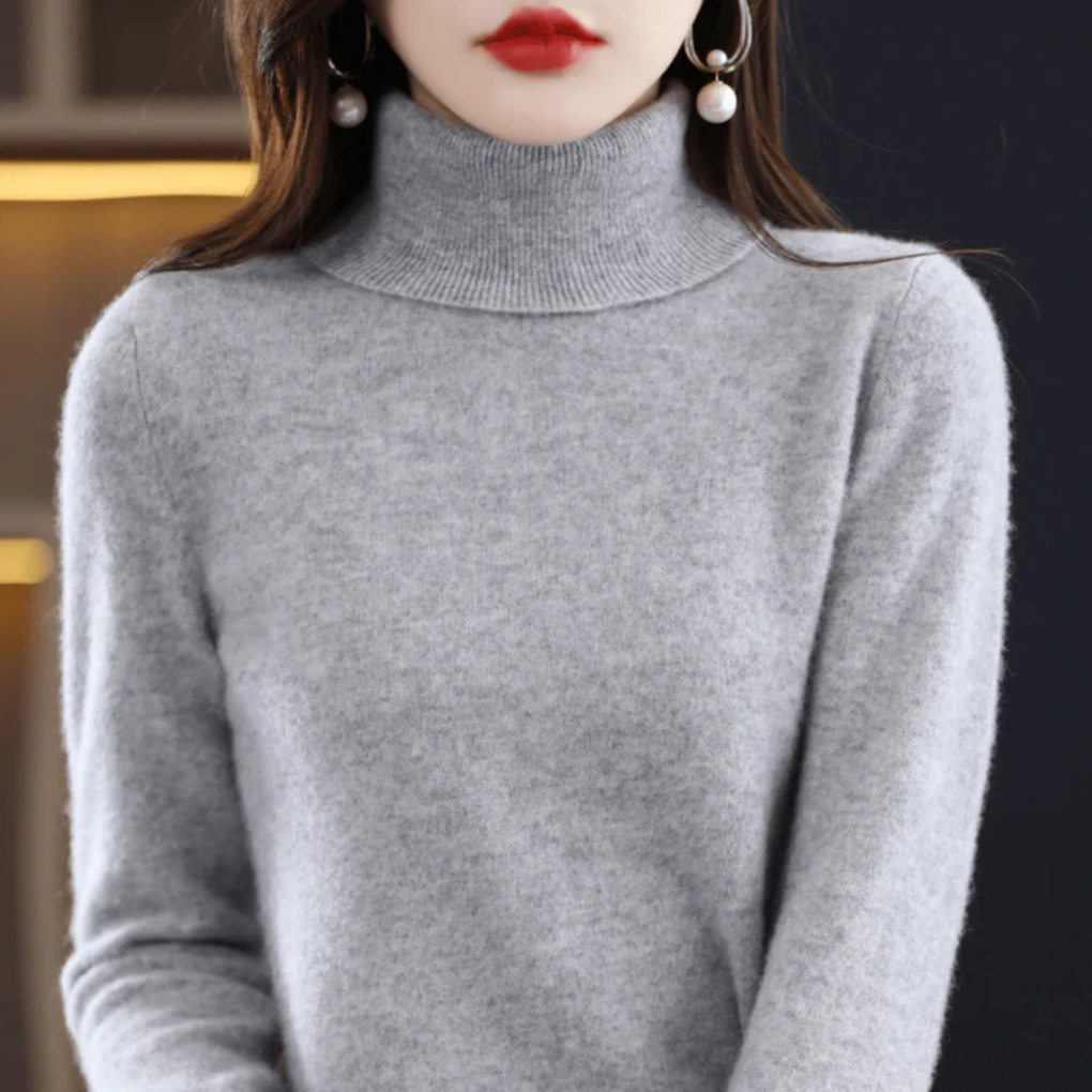 Fine-knit turtleneck sweater for women