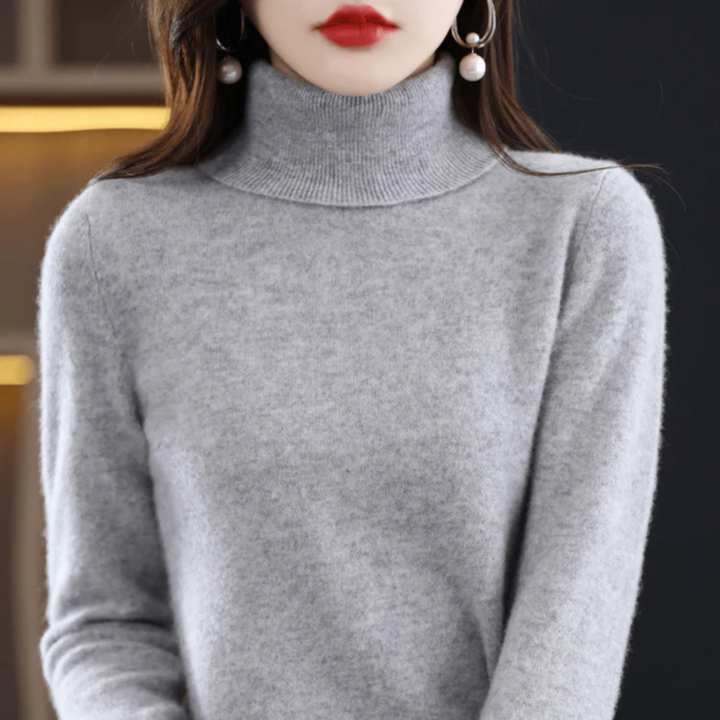 Fine-knit turtleneck sweater for women