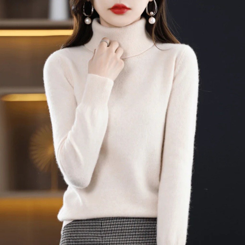 Fine-knit turtleneck sweater for women