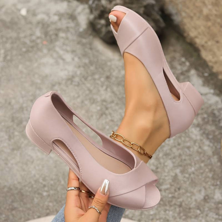 Elegant Eastern sandals with T-strap for women