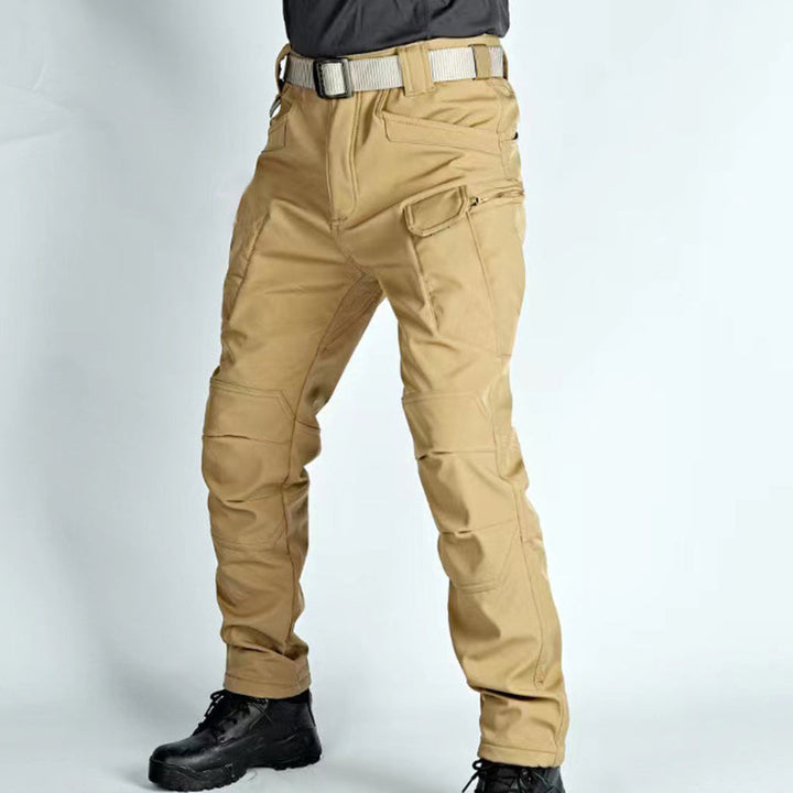 Pantaloni da trekking da uomo: pratici e versatili per le avventure all'aria aperta