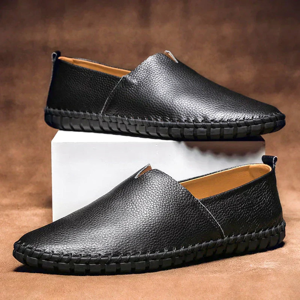 Eleganti mocassini in vera pelle opaca slip-on